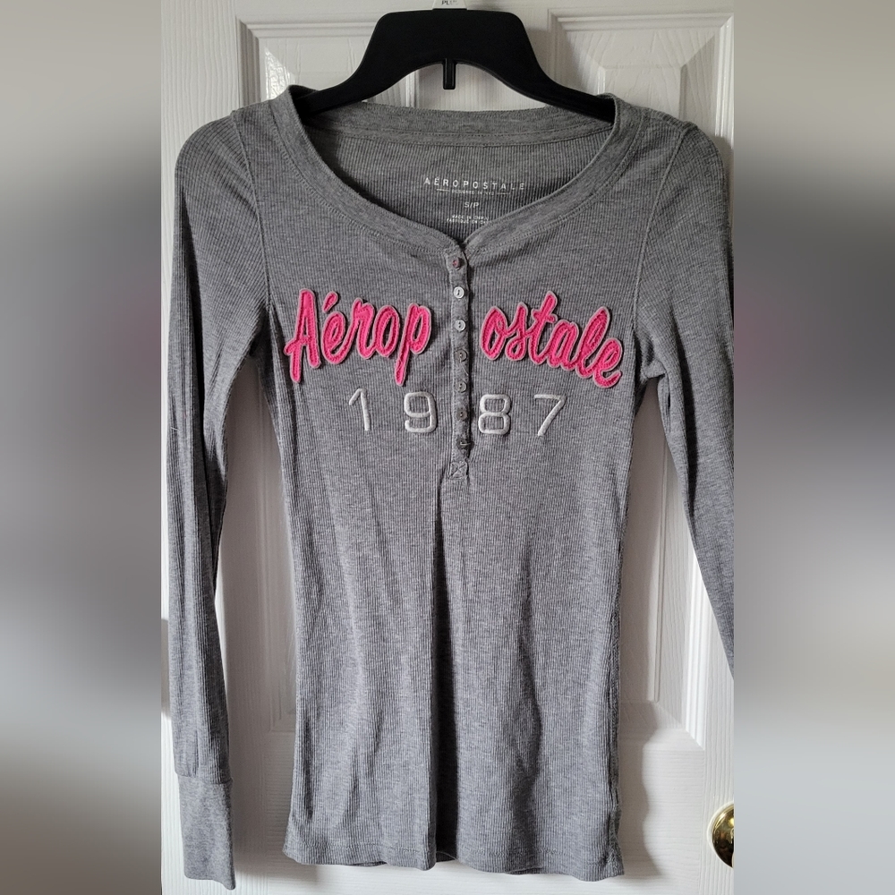 Women's Aeropostale long sleeve top